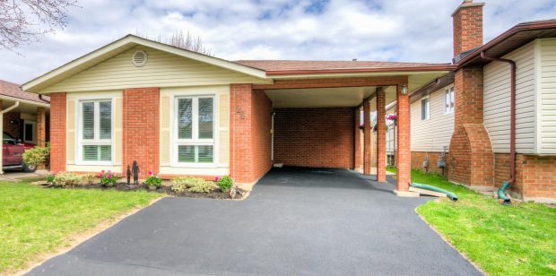 SOLD: 4 Level Backsplit in White Oaks